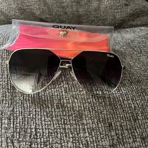 Brand new Quay sunglasses